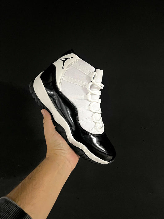 Jordan 11 blancas y negras