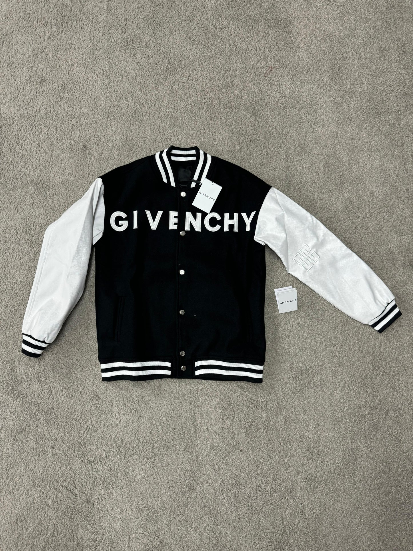 Givenchy (Máxima calidad)